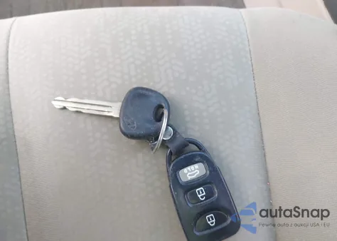 2010 Hyundai Elantra Gls z USA, uszkodzony, nr VIN KMHDU4AD2AU904226